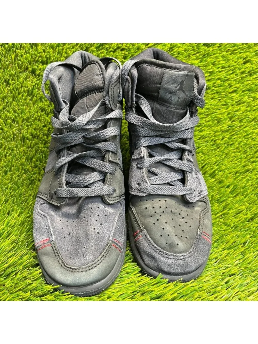 Nike Air Jordan 1 Mid SE Craft Boys Size 4Y Black Athletic Suede Shoes Sneakers